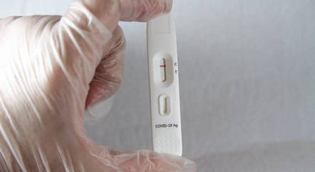 Falso: testes de Covid-19 já vêm com resultado marcado falso:-testes-de-covid-19-ja-vem-com-resultado-marcado