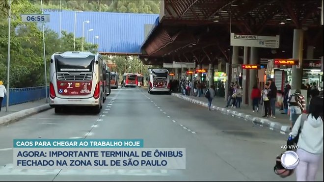Protesto de funcionários de empresa de ônibus fecha terminal em SP